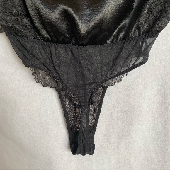 Victoria's Secret Black Satin Lace trim surplice sleeveless thong bodysuit SMALL - Picture 7 of 10